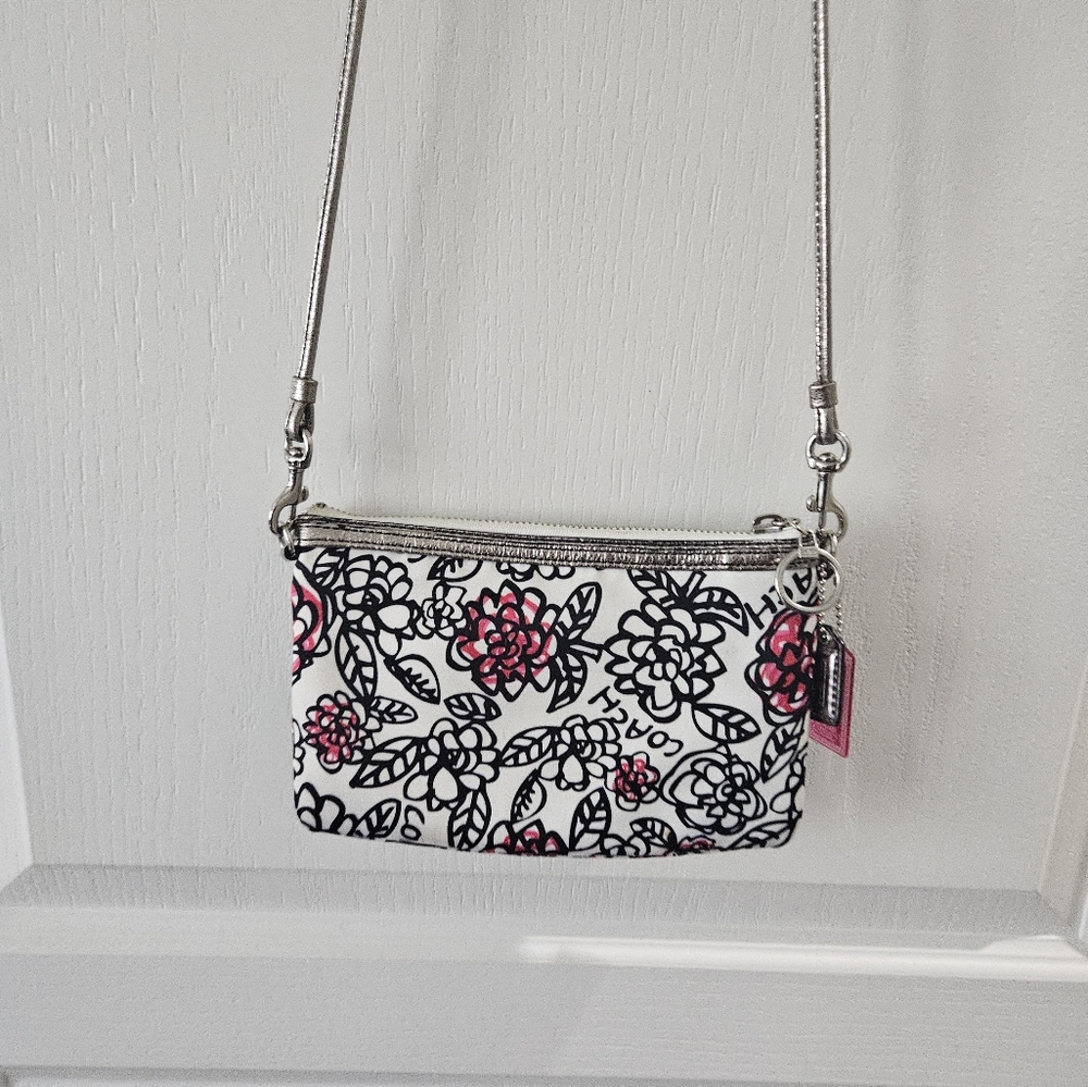 Coach Black and White Patterned Crossbody Bag - Picture 2 of 4
